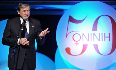 Predsednik republike dr. Danilo Trk se je udeleil prireditve Oninih 50, ki je bila namenjena poastitvi 50 izjemnih slovenskih ensk po izboru urednitva revije Ona (foto: Tamino Petelinek/STA)