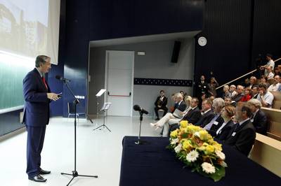 Predsednik republike dr. Danilo Trk se je udeleil odprtja simpozija z mednarodno udelebo z naslovom "Molekularna medicina in biotehnologija" (foto: Tina Kosec/STA)