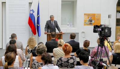 Predsednik republike dr. Danilo Trk se je udeleil zakljune konference projekta "Strokovne podlage, strategije in teoretske tematizacije za izobraevanje za medkulturne odnose ter aktivno dravljanstvo" (foto: Daniel Novakovi/STA)