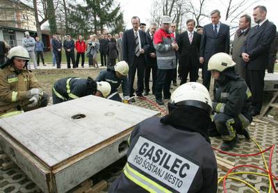 14. 3. 2008, Ig: Predsednik republike dr. Danilo Türk si je ogledal Izobraževalni center za zaščito in reševanje na Igu (FA BOBO)