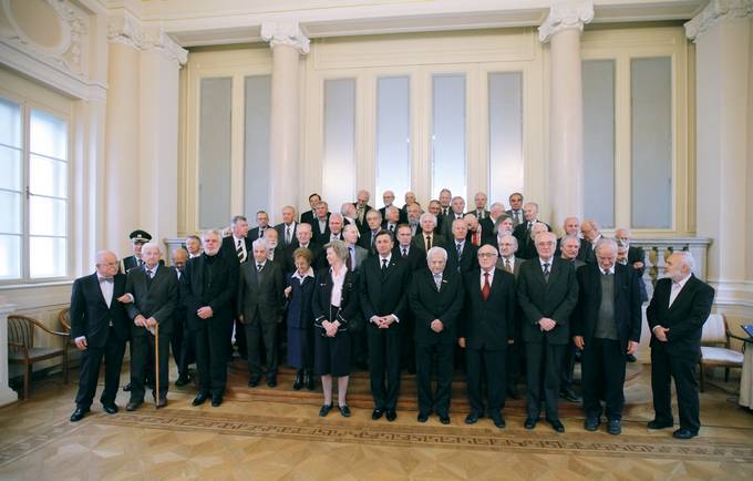 The President of the Republic of Slovenia, Borut Pahor, has awarded the Slovenian Academy of Sciences and Arts (SAZU) with the Order for Exceptional Services on its 75th anniversary for its contribution to promoting and accelerating science and the arts.