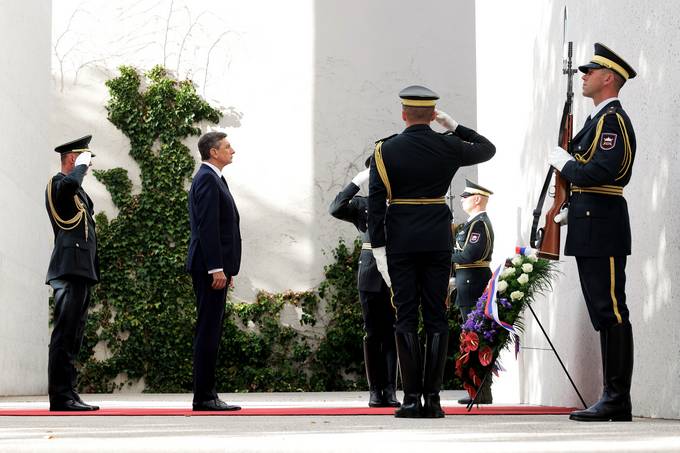 On the occasion of the European Day of Remembrance for the Victims of All Totalitarian and Authoritarian Regimes, President Pahor laid a wreath at the Memorial to All Victims of Wars and War-Related Victims