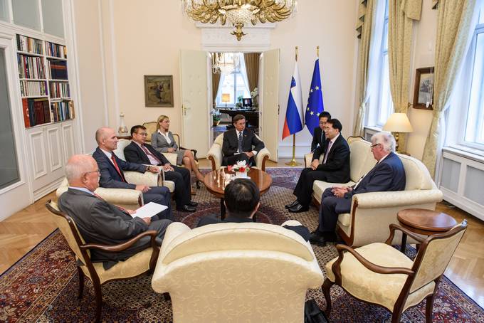 The President of the Republic of Slovenia receives the President of the Chinese Academy of Sciences, Prof. Dr. Bai Chunli