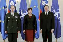 Ministrica za obrambo in naelnik generaltaba predsedniku republike predstavila letno poroilo o pripravljenosti Slovenske vojske