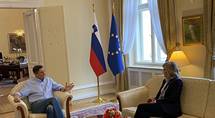 Predsednik Pahor je danes na neformalni pogovor sprejel veleposlanico ZDA Lyndo Blanchard 
