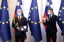 Predsednik Pahor je povial brigadirja Roberta Glavaa v in generalmajorja Slovenske vojske