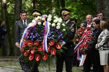 V lui narodne pomiritve in sprave se je predsednik Pahor udeleil spominske slovesnosti in mae v Koevskem Rogu