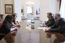Predsednik Pahor prisluhnil predstavnikom civilnih iniciativ Ilirske Bistrice, Bele krajine in kofij