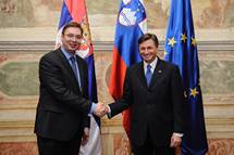 Predsednik Pahor v telefonskem pogovoru estital novoizvoljenemu predsedniku Republike Srbije Vuiu