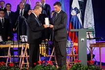 Predsednik republike z redom za zasluge na slavnostnem koncertu odlikoval pevski zbor Sreko Kosovel Ajdovina