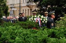 Predsednik Pahor je poloil venec pred grobnico narodnih herojev