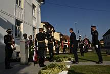 Predsednik Pahor na predveer praznika tradicionalno poloil venec k spomeniku Joefa Klekla