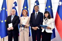 Predsednik Pahor na posebni slovesnosti vroil dravna odlikovanja: srebrni red za zasluge, red za zasluge in medaljo za zasluge
