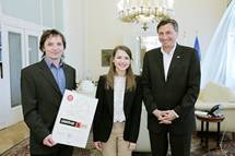 Predsednik Pahor sprejel zmagovalko 6. projekta Plaktivat Ano Kompara 