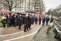 Predsednik Pahor poloil venec k Spomeniku Rudolfa Maistra