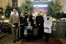 Predsednik Pahor si je v Cerkvi sv. Antona Padovanskega na Viu v Ljubljani ogledal jaslice
