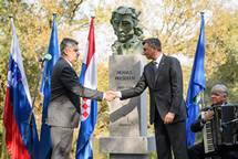 Predsednik Pahor in predsednik Milanovi sta skupaj odkrila spomenik Francetu Preernu v Zagrebu