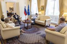 Predsednik republike je na pogovor sprejel gospoda Sama Pahorja iz drutva Edinost iz Trsta