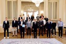 Predsednik Pahor je vroil dravno odlikovanje slovenski moki lanski odbojkarski reprezentanci