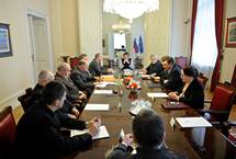 Predsednik republike Borut Pahor na srečanju s predstavniki sindikalnih zvez in konfederacij o ključnih razvojnih problemih in projektu »Slovenija 2030«