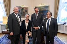 Predsednik Pahor sprejel dr. Franceta Rodeta, inenirja, ki je naredil prvi znanstveni kalkulator na svetu