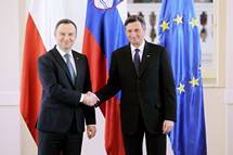 Predsednik Pahor se je danes po telefonu pogovarjal z znova izvoljenim poljskim predsednikom Andrzejem Dudo