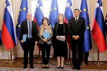 Predsednik Pahor je na posebni slovesnosti vroil dravna odlikovanja: srebrni red za zasluge in red za zasluge