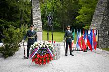 Generalna sekretarka UPRS Nataa Kova se je v imenu predsednika republike udeleila slovesnosti v spomin na 71. obletnico osvoboditve koncentracijskega taboria pod Ljubeljem