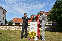 Predsednik Pahor se je udeleil odkritja in blagoslova doprsnega kipa akademika in pisatelja dr. Alojza Rebule