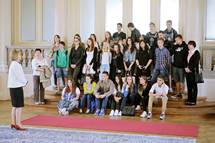 Dijaki Gimnazije in srednje ole Rudolfa Maistra Kamnik na obisku v Predsedniki palai