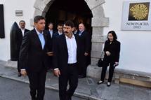 Predsednik Pahor in madarski predsednik der sta obiskala Kobariki muzej