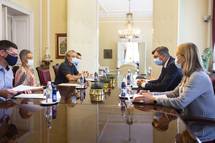 Predsednik Pahor se bo pri vladi zavzel za oivitev socialnega dialoga