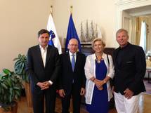 Predsednik Pahor sprejel enega najboljih jadralcev vseh asov, Jochena Schmanna, skiperja Esimit Europa 2