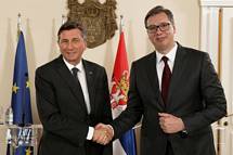 Predsednik Pahor v telefonskem pogovoru estital novoizvoljenemu predsedniku Republike Srbije Vuiu 