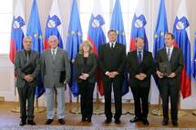 Predsednik republike Borut Pahor na posebni slovesnosti vroil ve dravnih odlikovanj