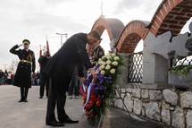 Predsednik Pahor se je udeleil slovesnosti ob 71. obletnici strmoglavljenja amerikega bombnika B-17