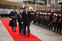 Predsednik republike in vrhovni poveljnik obrambnih sil Pahor ob slovesu od pripadnic in pripadnikov Slovenske vojske: »Ste ponosni dediči vojske, ki je ubranila našo samostojnost in neodvisnost in imel sem to čast, da sem bil vaš vrhovni poveljnik«