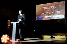Predsednik Pahor se je udeleil slavnostne akademije ob stoletnici Teoloke fakultete Univerze v Ljubljani in tiristoletnici teolokega tudija na slovenskih tleh