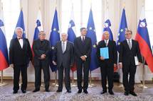 Predsednik Pahor na posebni slovesnosti vroil dravna odlikovanja: srebrni red za zasluge, red za zasluge in medalje za zasluge
