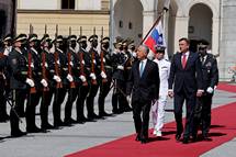 Ob 30. obletnici vzpostavitve diplomatskih odnosov med Slovenijo in Portugalsko sta predsednik Pahor in portugalski predsednik de Sousa podala skupno izjavo