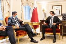 Predsednik Pahor in katarski emir Al Thani za vsestransko poglobitev sodelovanja med dravama