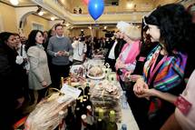 Predsednik Pahor in gospa Pear sta se udeleila 25. mednarodnega dobrodelnega bazarja SILA