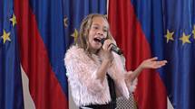 Alenka Vozli Leni iz Loice ob Savinji, 11-letna finalistka Slovenija ima talent 2014 in Mini Eme 2015
