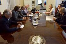 Predsednik Republike Slovenije Borut Pahor na njihovo pobudo na pogovor sprejel predstavnike nekaterih neparlamentarnih strank
