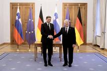 Predsednik Pahor v Berlinu z nemkim predsednikom Gauckom in kanclerko Merkel