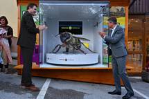 Predsednik Pahor se je udeleil slovesnosti ob razgrnitvi 3D modela kranjske ebele 