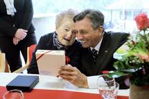 Predsednik Republike Slovenije Borut Pahor se je udeleil praznovanja 107. rojstnega dne gospe Marte Polak