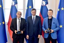 Predsednik Pahor vroil Jabolko navdiha prof. dr. Urou Ahanu in prim. Vojku Didanoviu za inovativno metodo popolne rekonstrukcije nosu
