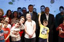 Predsednik republike Osnovni oli Kozara vroil Zahvalo za prizadevno delo z otroki in mladostniki s posebnimi potrebami