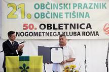 Predsednik Pahor na proslavi Obine Tiina ob 21. obinskem prazniku in 50. obletnici Nogometnega kluba Roma: “Danes je zame e posebej radosten dan. Praznujem soitje.” 